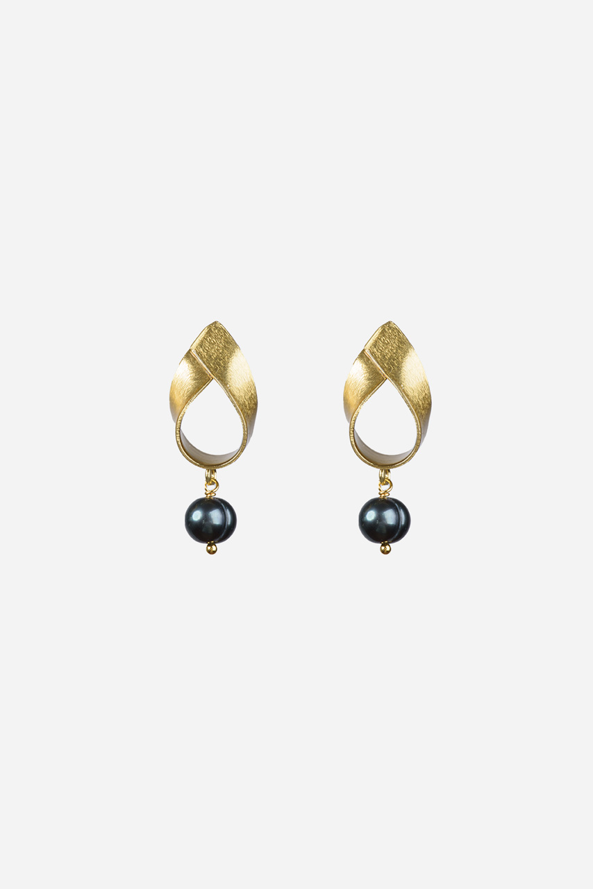 NAILED BOW EARRING