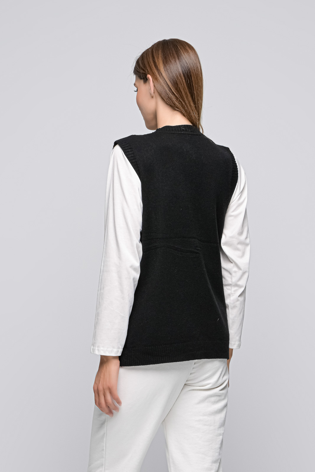 KNITTED VEST