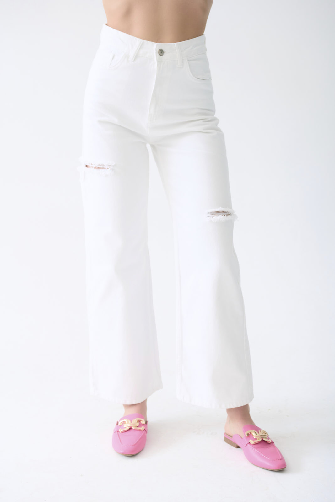JEAN WITH CUTS