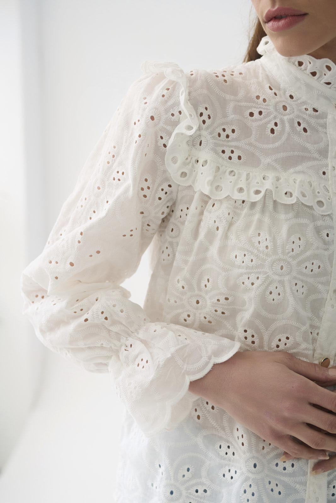 KIPURE SHIRT WITH GOLDEN BUTTONS